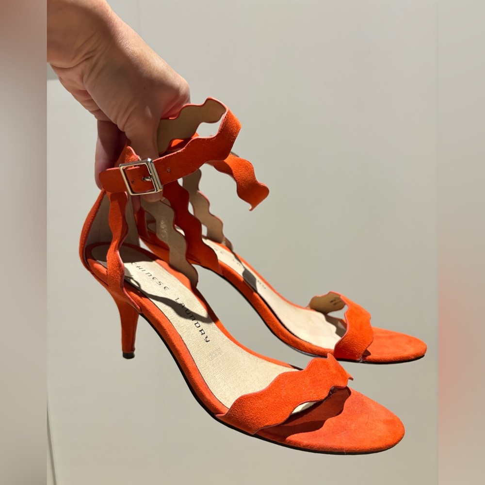 CHINESE LAUNDRY 🖤 Kitten heels